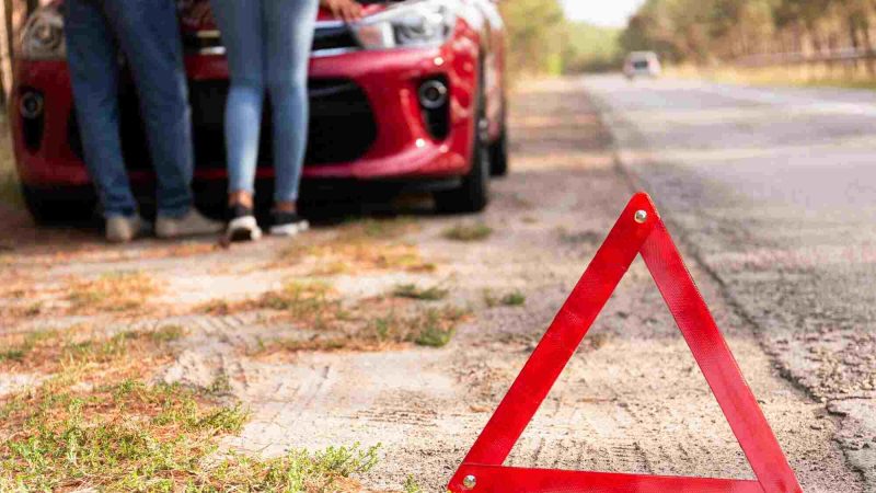 Jak szybko i bezpiecznie skorzystać z pomocy drogowej w nagłych sytuacjach